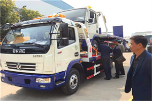 玉溪汽车道路救援拖车价格